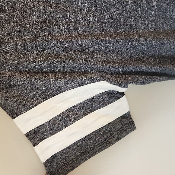 Womens tee - Picture 3 of 5